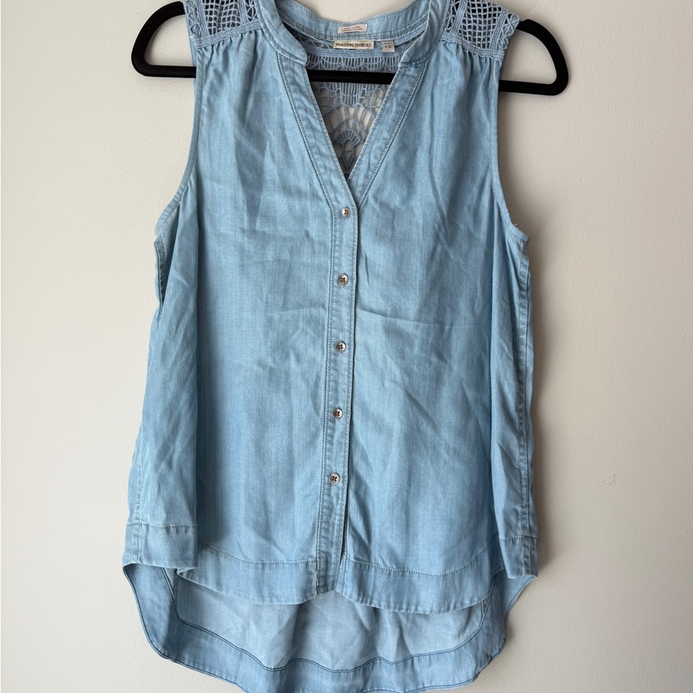Anthropologie HOLDING HORSES Chambray Sleeveless Button Down Tank Top